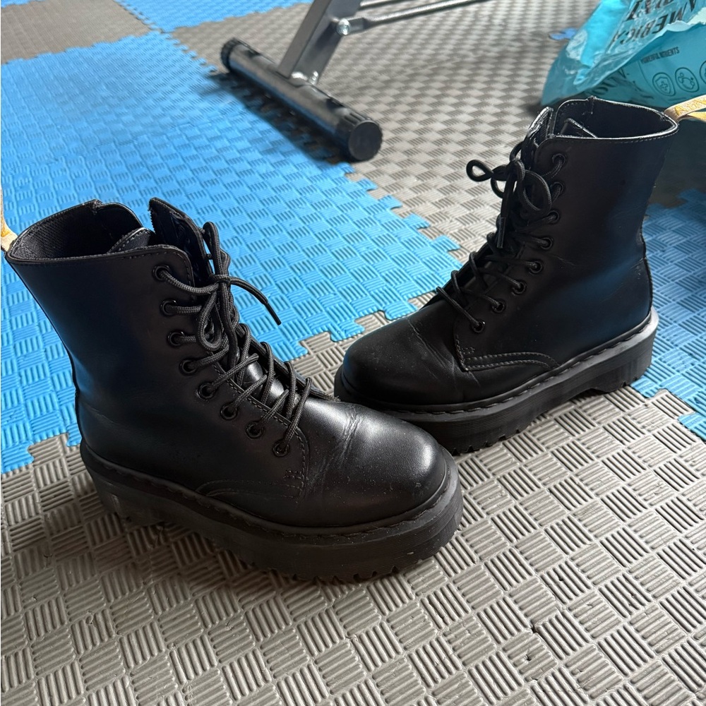 Black platform Lace-Up Boots - Picture 2 of 3